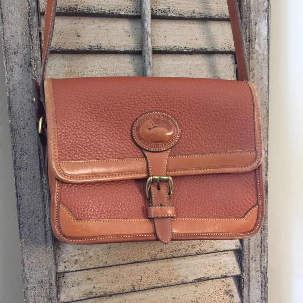 AUTHENTIC Vintage Dooney & Bourke crossbody bag